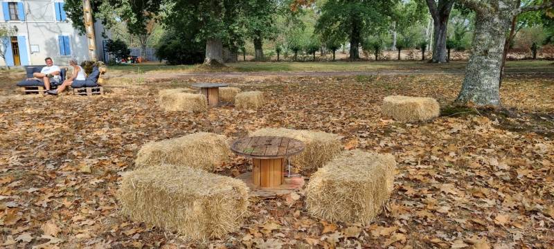 Location d'un brasero et du mobilier en palettes pour une soirée champêtre dans le Landes et bassin d'Arcachon