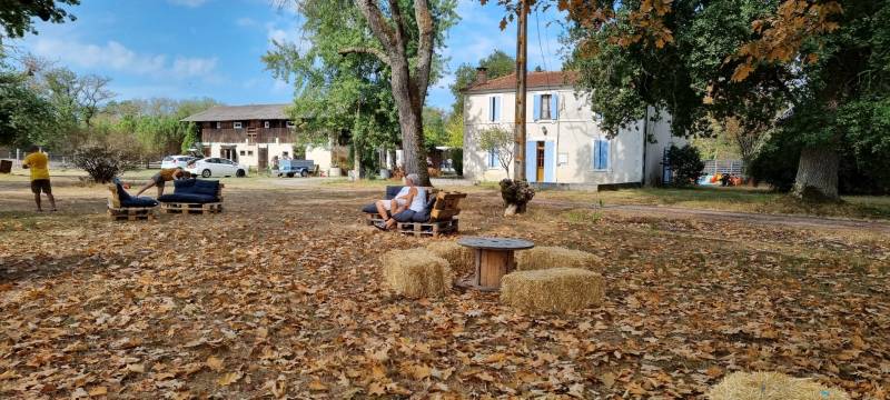 Location d'un brasero et du mobilier en palettes pour une soirée champêtre dans le Landes et bassin d'Arcachon